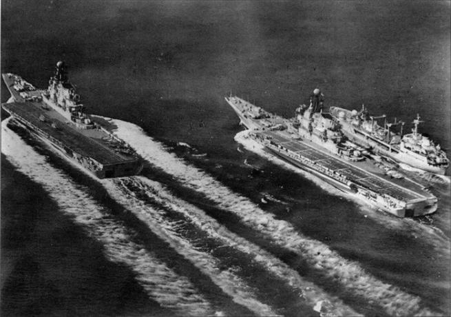 في 1940s، حاملات الطائرات كجزء من أنه لم يكن البحرية السوفياتية. / صور: livejournal.com