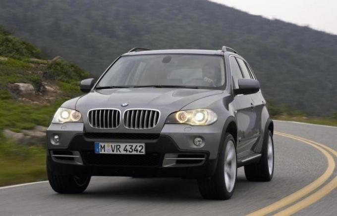  الألمانية الشعبية كروس BMW X5 E70 في الجسم. | صور: www.autoevolution.com.