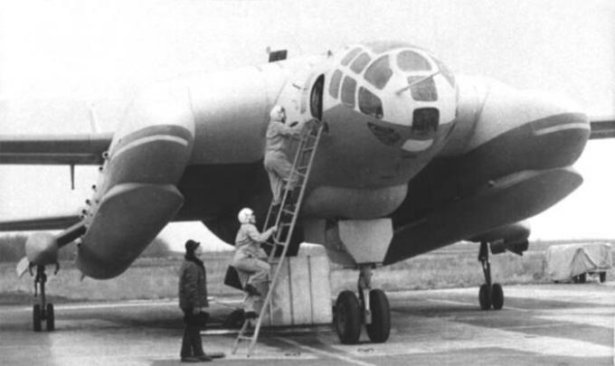 "التنين" VVA 14 - الطائرات السوفيتية، الذي أبقى في الخليج كله من أمريكا