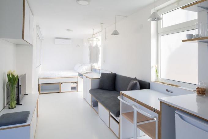 شقة من محول 15 متر مربع مع مطبخ وغرفة معيشة وغرفة نوم