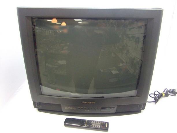 كيفية اختيار TV: CRT، والبلازما وتلفزيون LCD أو LED LCD بإضاءة خلفية مع؟