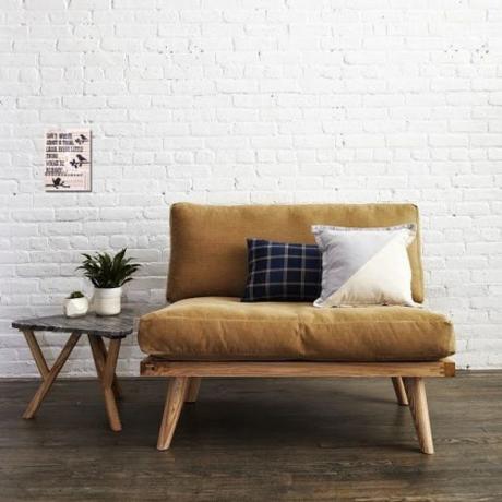 كيفية اختيار أريكة في غرفة المعيشة صغيرة: 5 أفكار ذكية