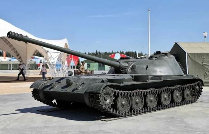 كانت تجربة الاتحاد السوفييتي في تلك الدبابات والمدافع ذاتية لا. | صور: yandex.ru. 