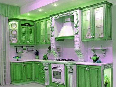 أثاث المطبخ الأخضر مع لون الزمرد