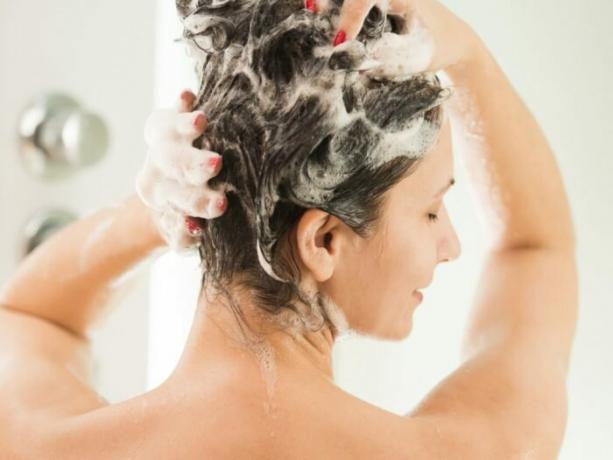 غسل شعرك لا ينصح في كثير من الأحيان 2-3 مرات في الأسبوع. / صور: conteudo.imguol.com.br. 