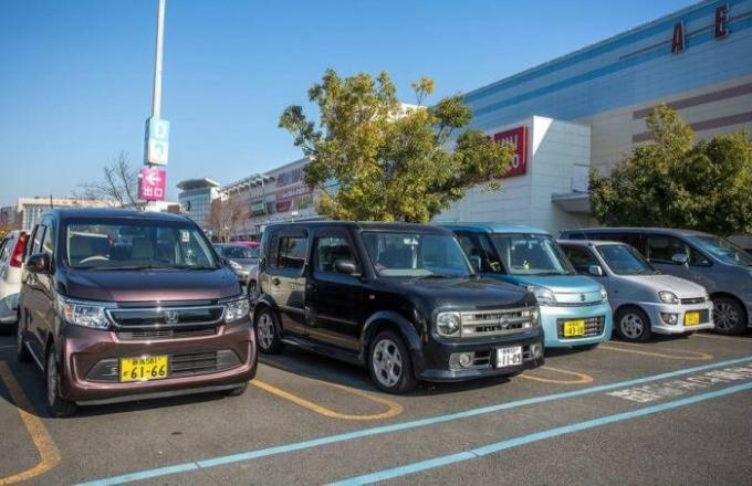 7 حقائق عن السيارات اليابانية غريبة، أو أثناء التنقل من اليابانيين أنفسهم