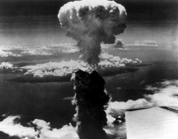 القنبلة الذرية على ناغازاكي.