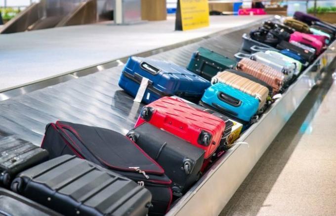 كيف تحمي نفسك من فتح الحقيبة في المطار.